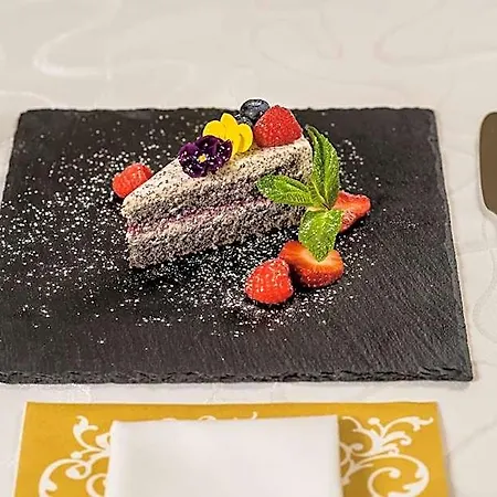 Alibaba 3*